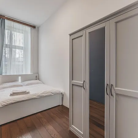 Private Room, Ac, W Kitchen *