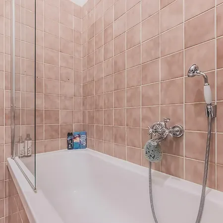 Private Room, Ac, W Kitchen 아파트 프라하