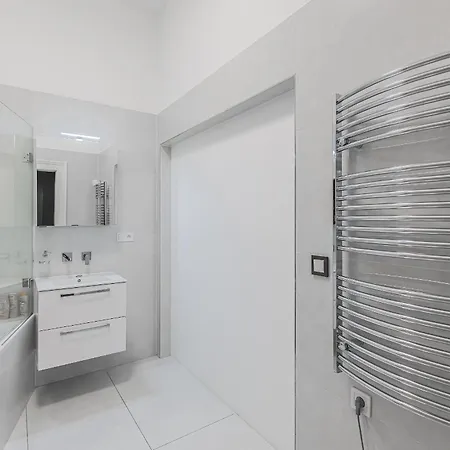 Private Room, Ac, W Kitchen