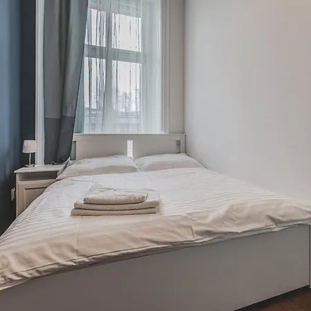 Private Room, Ac, W Kitchen 아파트 프라하