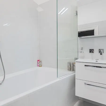 아파트 Private Room, Ac, W Kitchen *